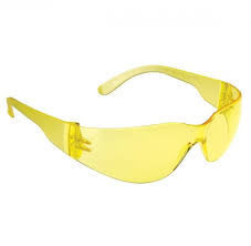 Aizsargbrilles no dzeltena polikarbonāta stikla.